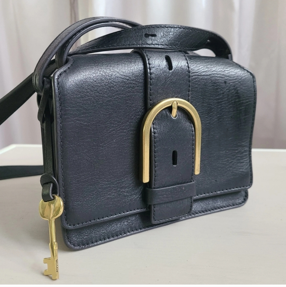 Fossil Black Leather Wiley Crossbody Bag with gold hardware EUC